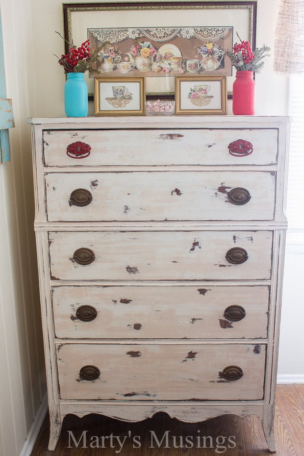 using chalk paint to paint furniture