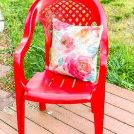 how to clean plastic chairs before painting