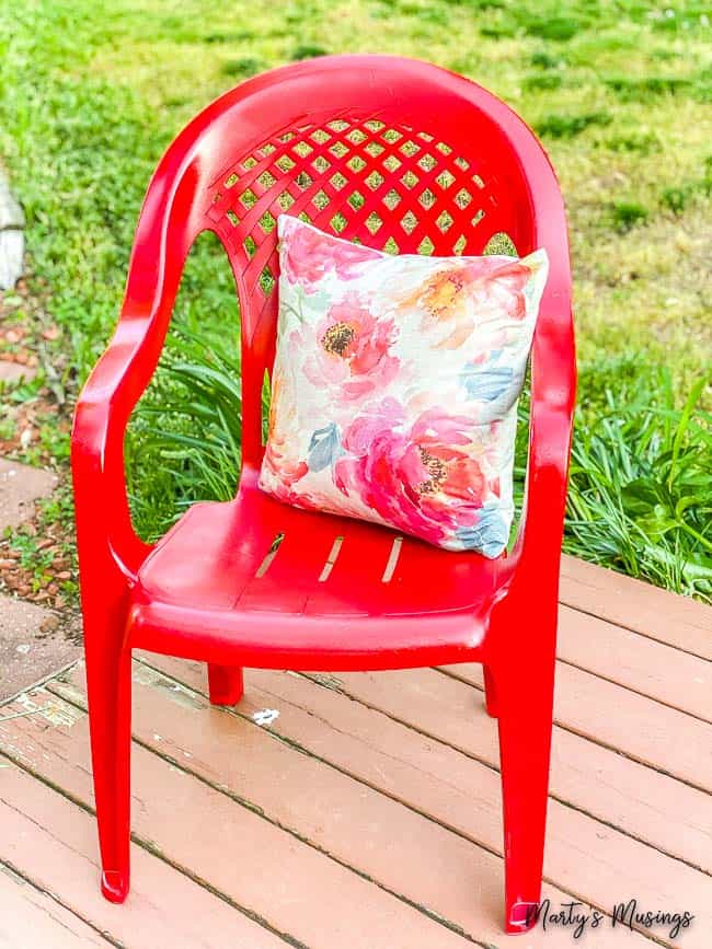 How to Spray Paint Plastic Chairs - Marty's Musings